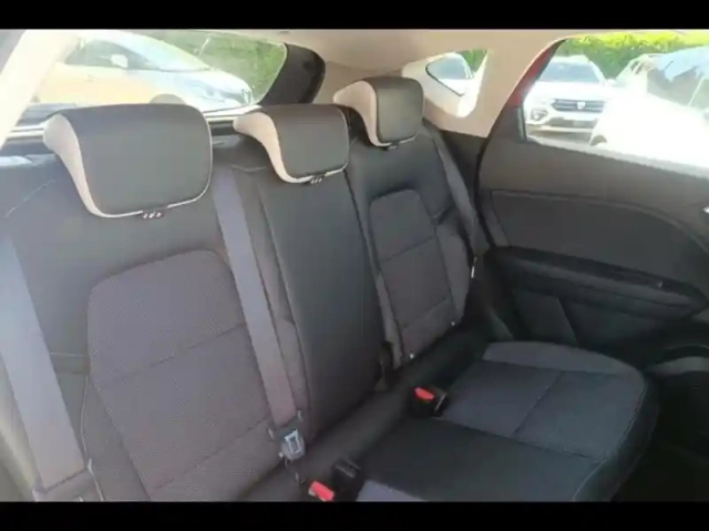 Renault Captur 1.6 e-tech hybride rechargeable 160ch techno — photo 11