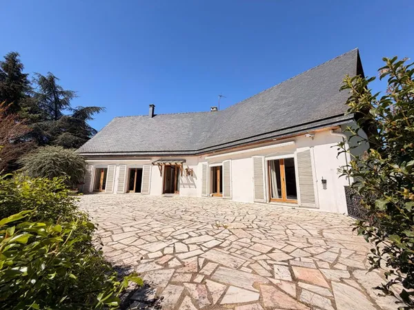 NOAILLES Maison spacieuse à vendre 10 pièces, 5 chambres, S/Sol, 4450 m² de terrain