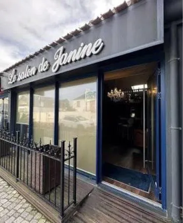Local commercial 70 m² avec mezzanine, cuisine et jardin - Saint-Jean-de-Monts