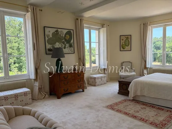 Château 8 pièces 350 m²