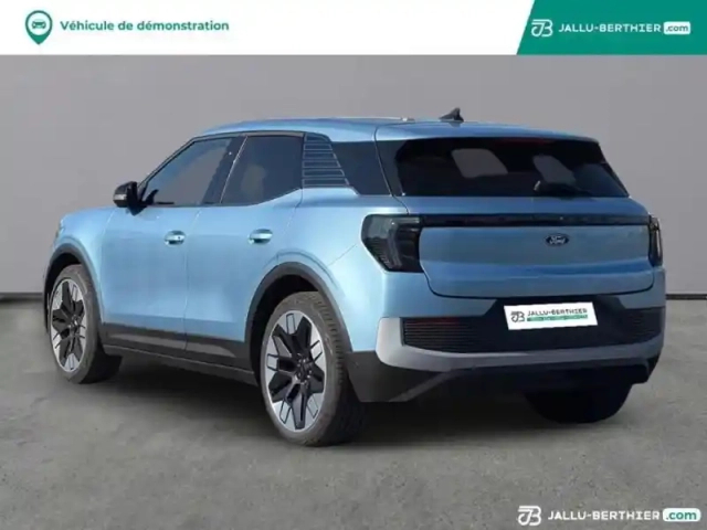 Ford Explorer 286ch extended range 77kwh pack premium rwd — photo 3