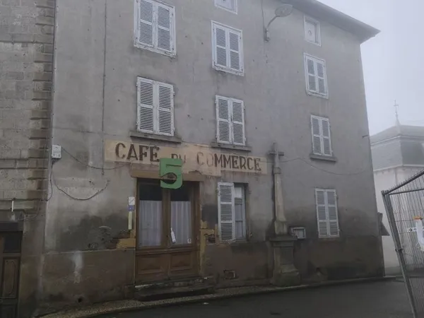 Maison de 328m2 et une licence IV débit de boissons