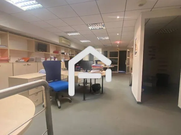 Local commercial 520 m²