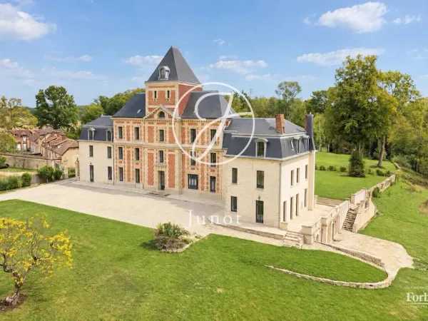 Maison 8 pièces 243 m²