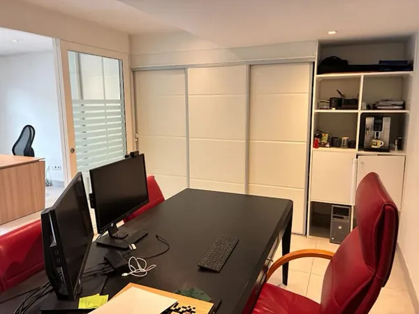 Bureau 45 m²