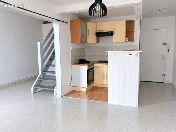 Grand T3 en duplex de 70 m² avec jardinet privatif