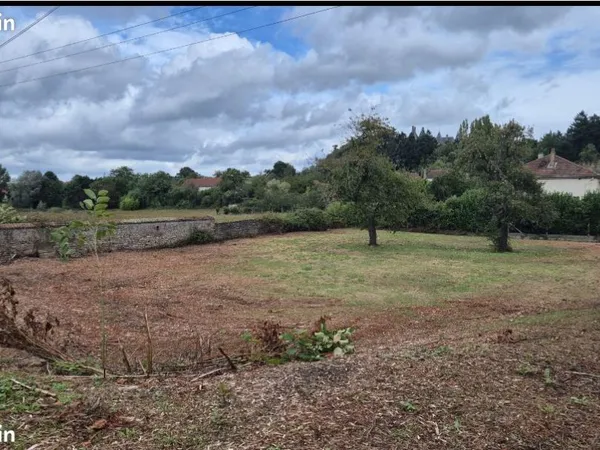 Terrain 1400M2