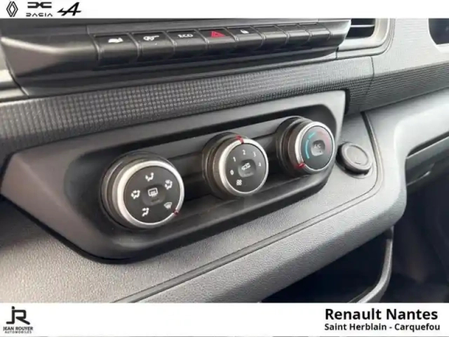Renault Trafic fg l1h1 3t 2.0 blue dci 130ch confort — photo 10