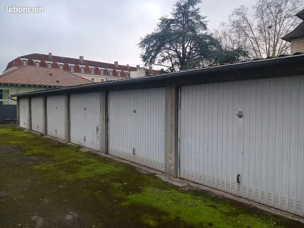 Loue box garage