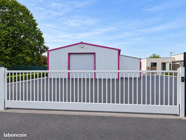 Local d’activité et entrepôt Location Montreuil 120m² 560€