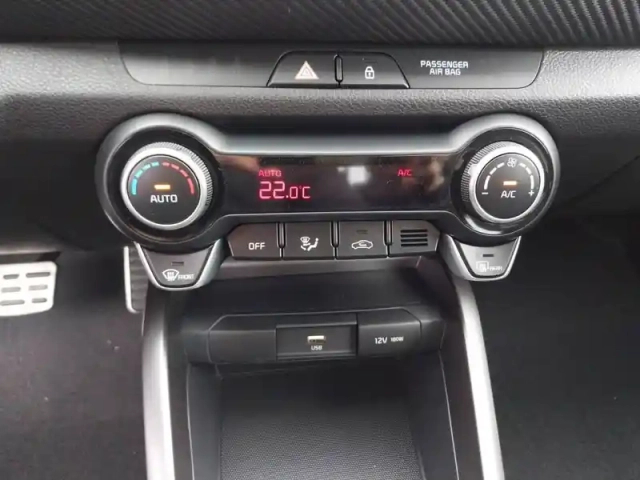 Kia Stonic 1.0 t-gdi 100 ch dct7 — photo 3