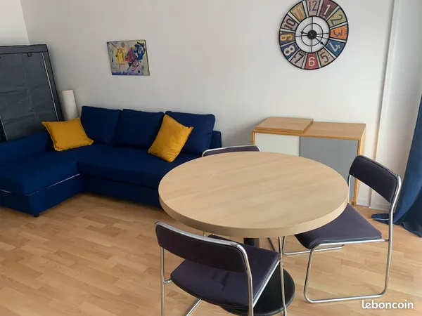 Studio lumineux 27 m² - rénové en 2023 - gare et hyper centre à pied