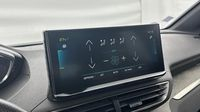 Peugeot 3008 HYBRID 225ch GT e-EAT8 — photo 13