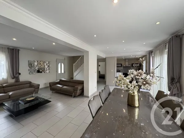 Maison 8 pièces 180 m²