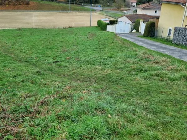Saint Didier en Velay 43140 parcelle de terrain 1000m² dont 700m² constructible