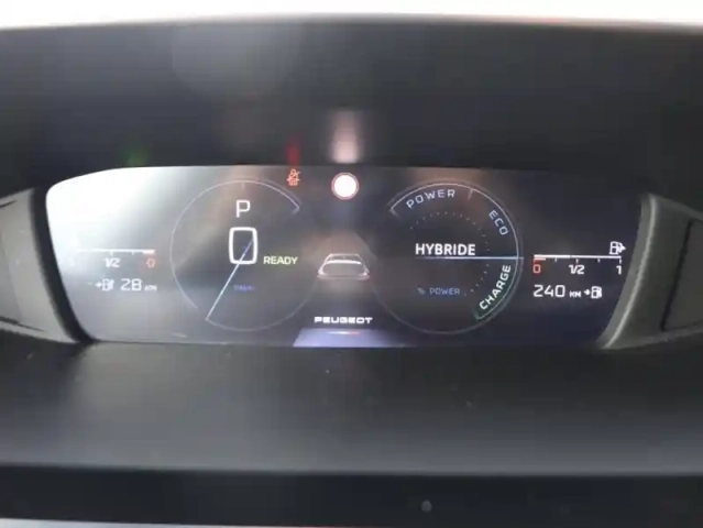 Peugeot 308 phev 180ch allure pack e-eat8 — photo 14