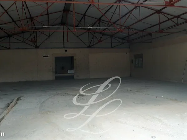 LOCAL D'ACTIVITE 600 m² TOURS