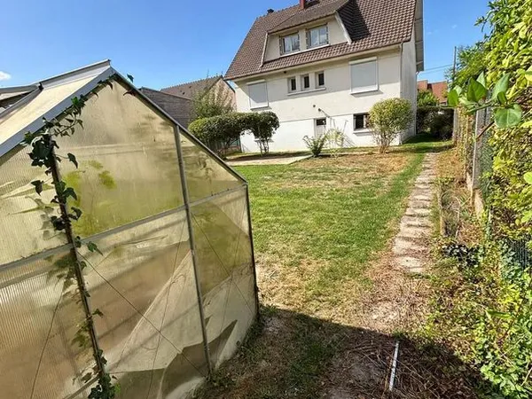 Maison individuelle sur 810m² jardin