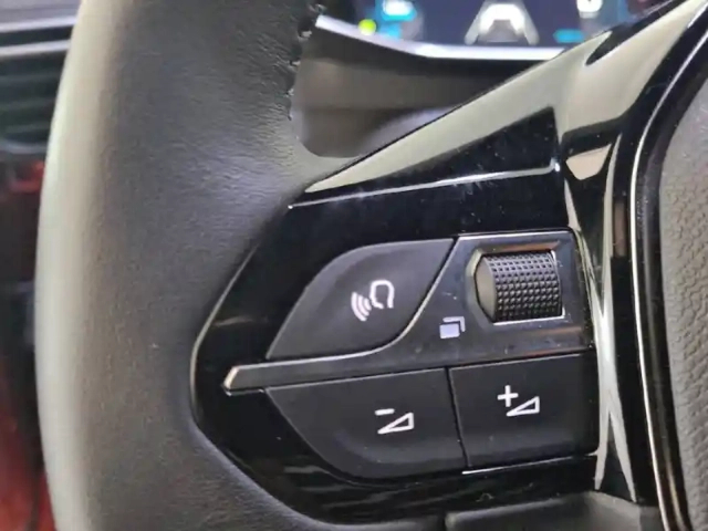 Peugeot 2008 puretech 130 s&amp;s bvm6 — photo 27