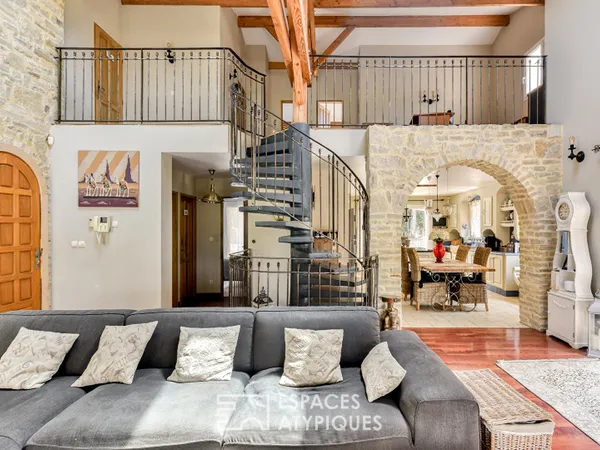 Maison d'architecte en pierre au coeur de Moussan