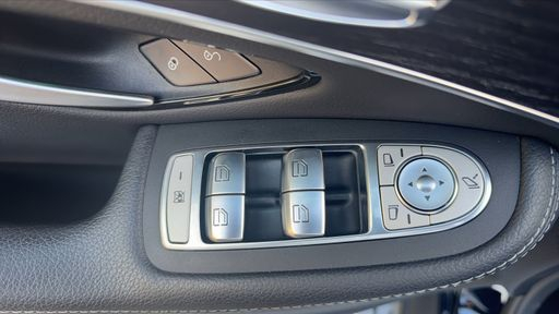 Mercedes Classe GLC 300 e  320 EQ Power 4Matic 9G-Tronic - AMG Line – 2021 – 27029 km – Hybride essence – Boîte Automatique — photo 4