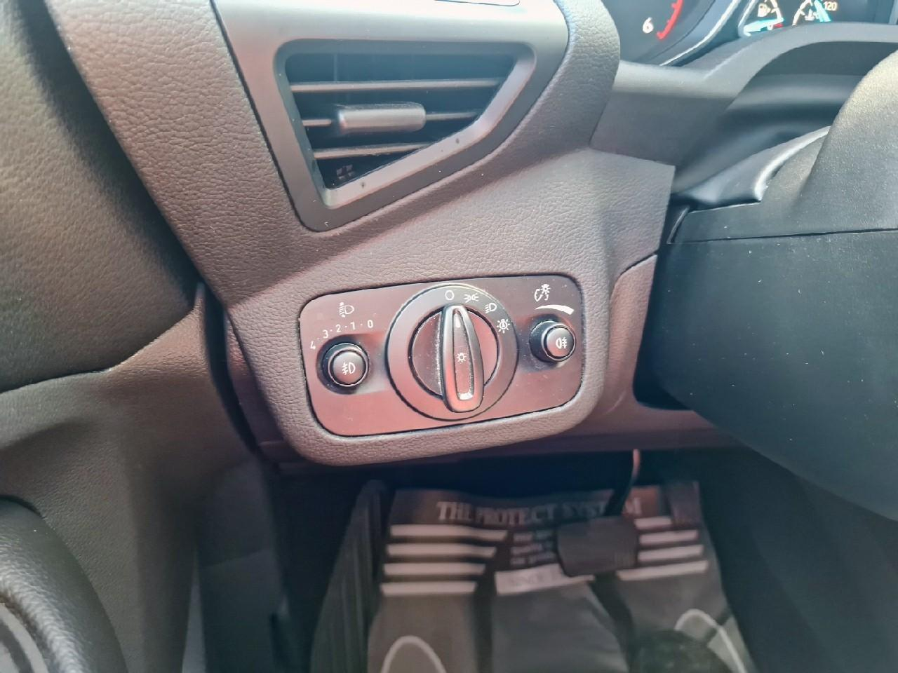 Ford Kuga 1.5 tdci 120ch stop&start executive 4x2 powershift — photo 18