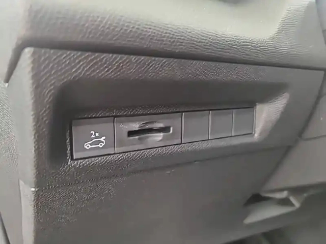 Peugeot 408 puretech 130 ch s&amp;s eat8 — photo 23