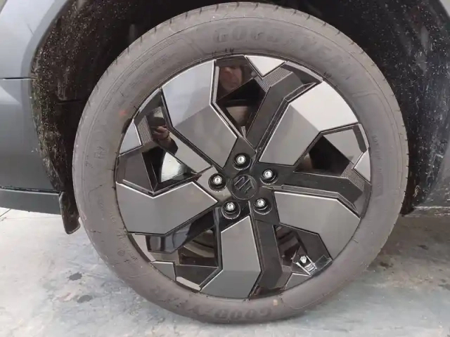 Suzuki Vitara e  61 kwh — photo 33