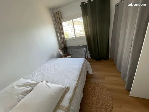 Chambre dans appartement lumineux
