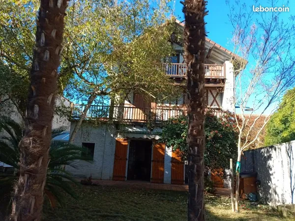 Maison 7 pièces 217 m²