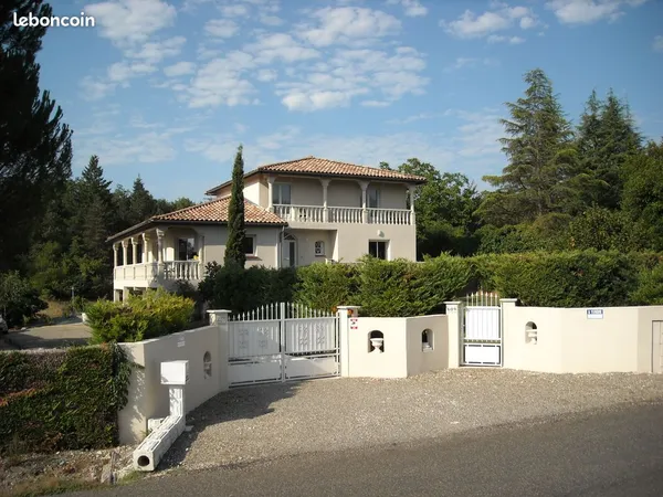 Villa d'architecte , 202 m2 + 103 m2 RDC