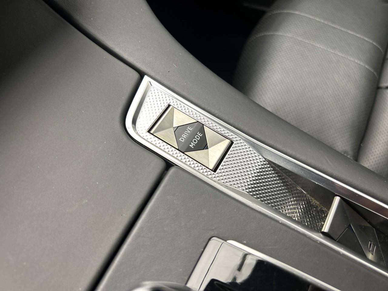 Ds Ds 7 crossback hybride rechargeable e-tense 300 eat8 4x4 opera — photo 27