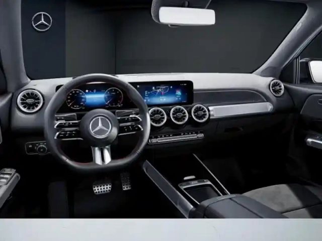 Mercedes Glb 200 d amg line — photo 11