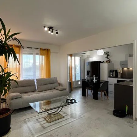 🐊 LOCATION, Appartement élégant, type T3, dans le coeur historique de Nîmes ☀️