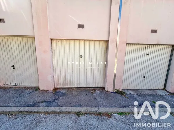 Parking 16 m²