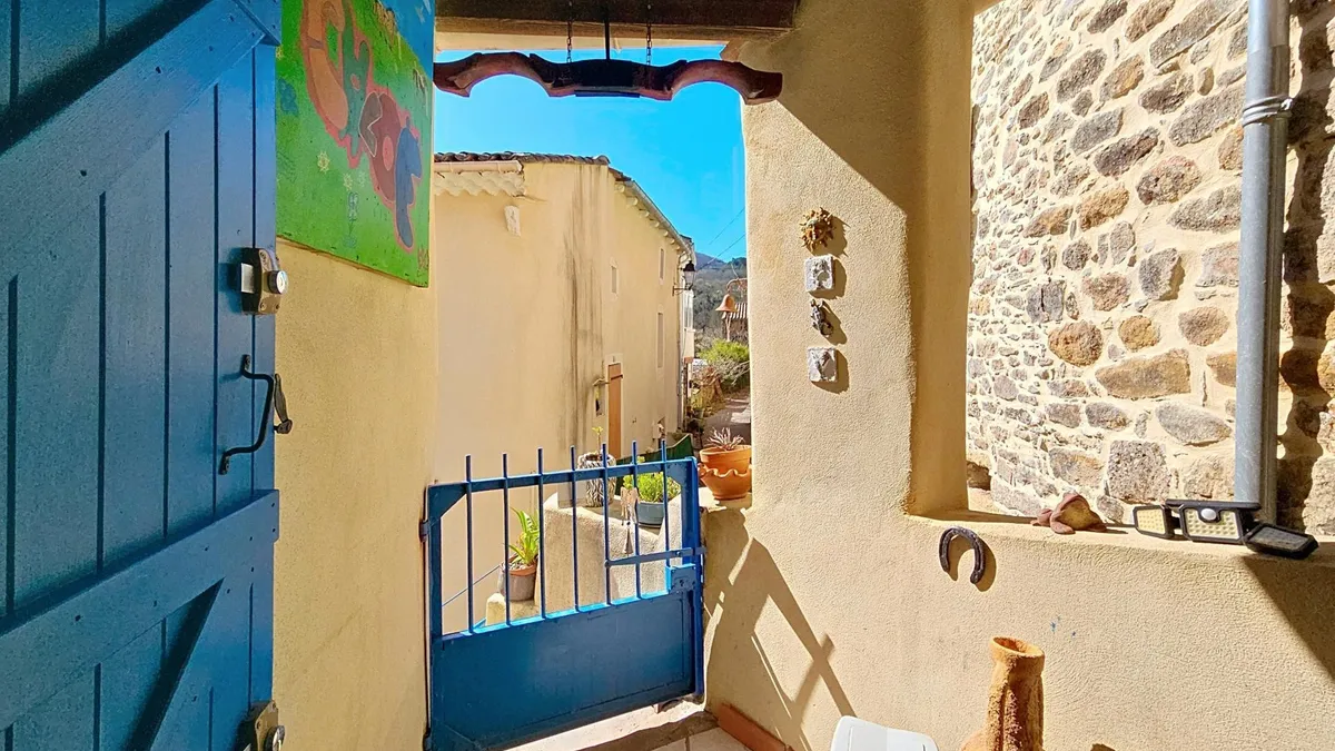 Photo 4