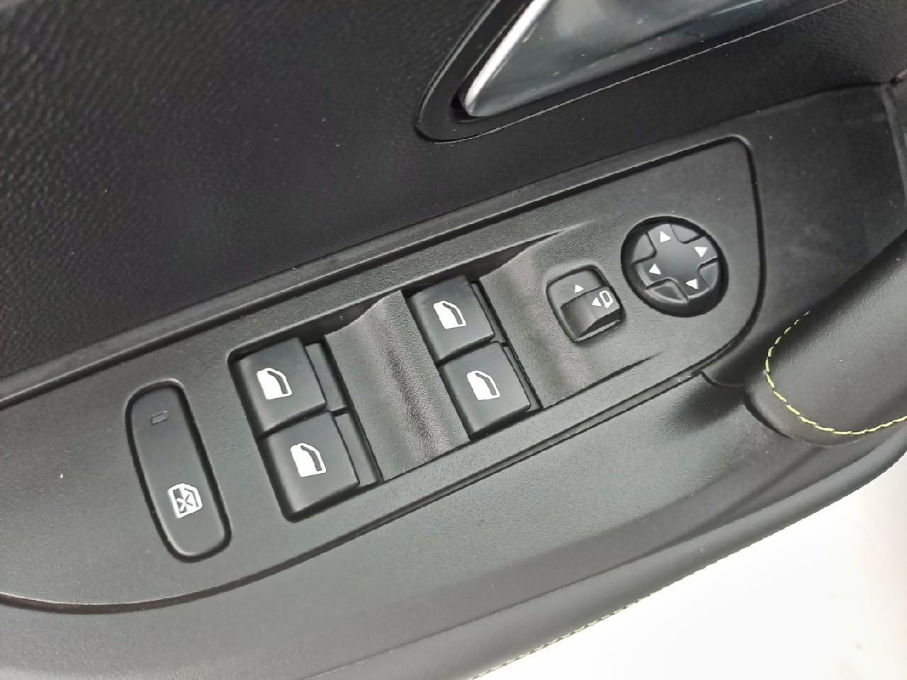 Peugeot 2008 puretech 130 s&s eat8 gt — photo 21