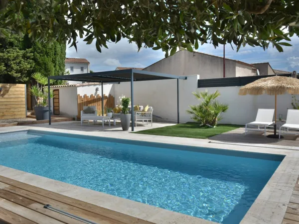 LES CADENEAUX - VILLA CONTEMPORAINE DE 182M² AVEC GARAGE ET PISC