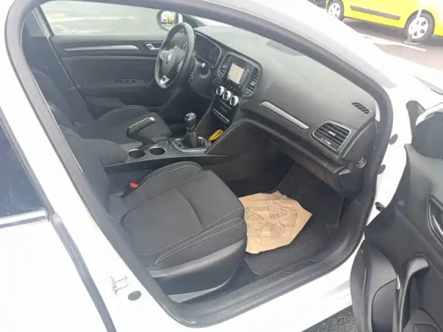 Renault Megane mégane iv berline blue dci 115 - 21b — photo 12
