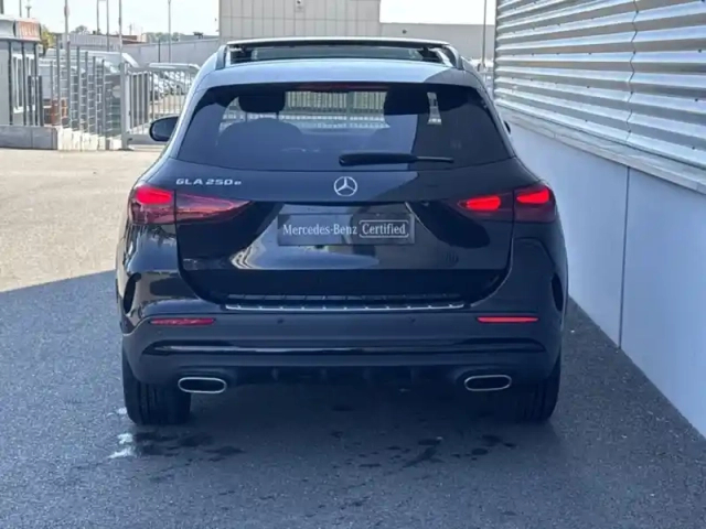 Mercedes Gla 250 e hybrid eq amg line — photo 4
