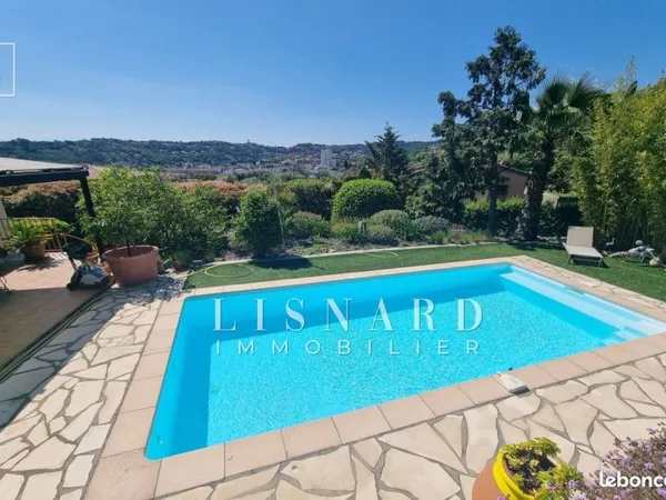 Villa 5 pièces 150 m²