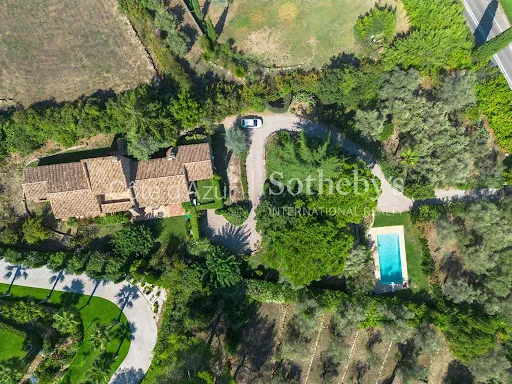 Mas provençal 6 pièces 190 m²