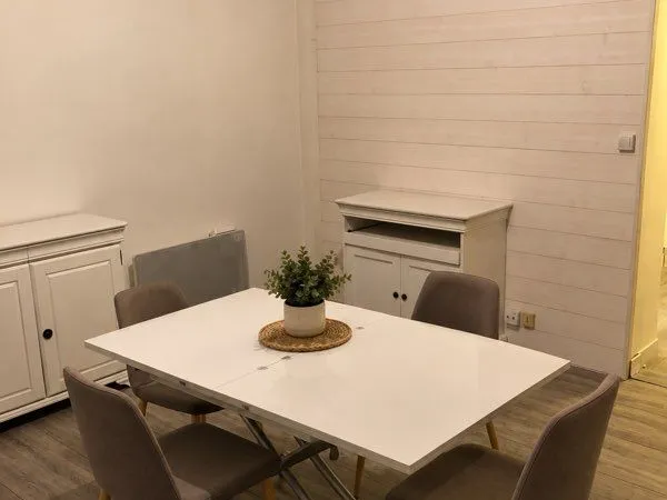 F2 meublé 40 m² - Saint-François - Parking privatif - Plein sud