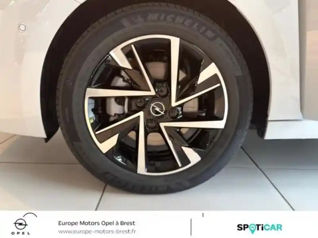 Opel Corsa 1.2 turbo 100ch gs — photo 6