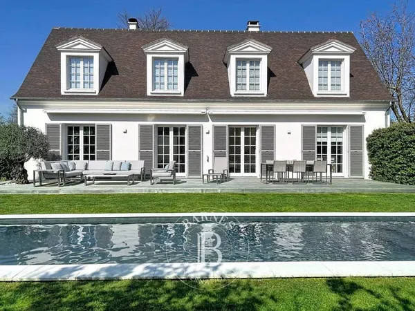 Maison 7 pièces 207 m²
