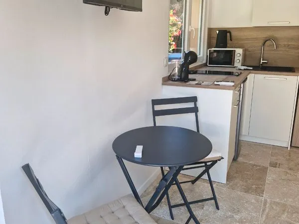 Studio meublé neuf