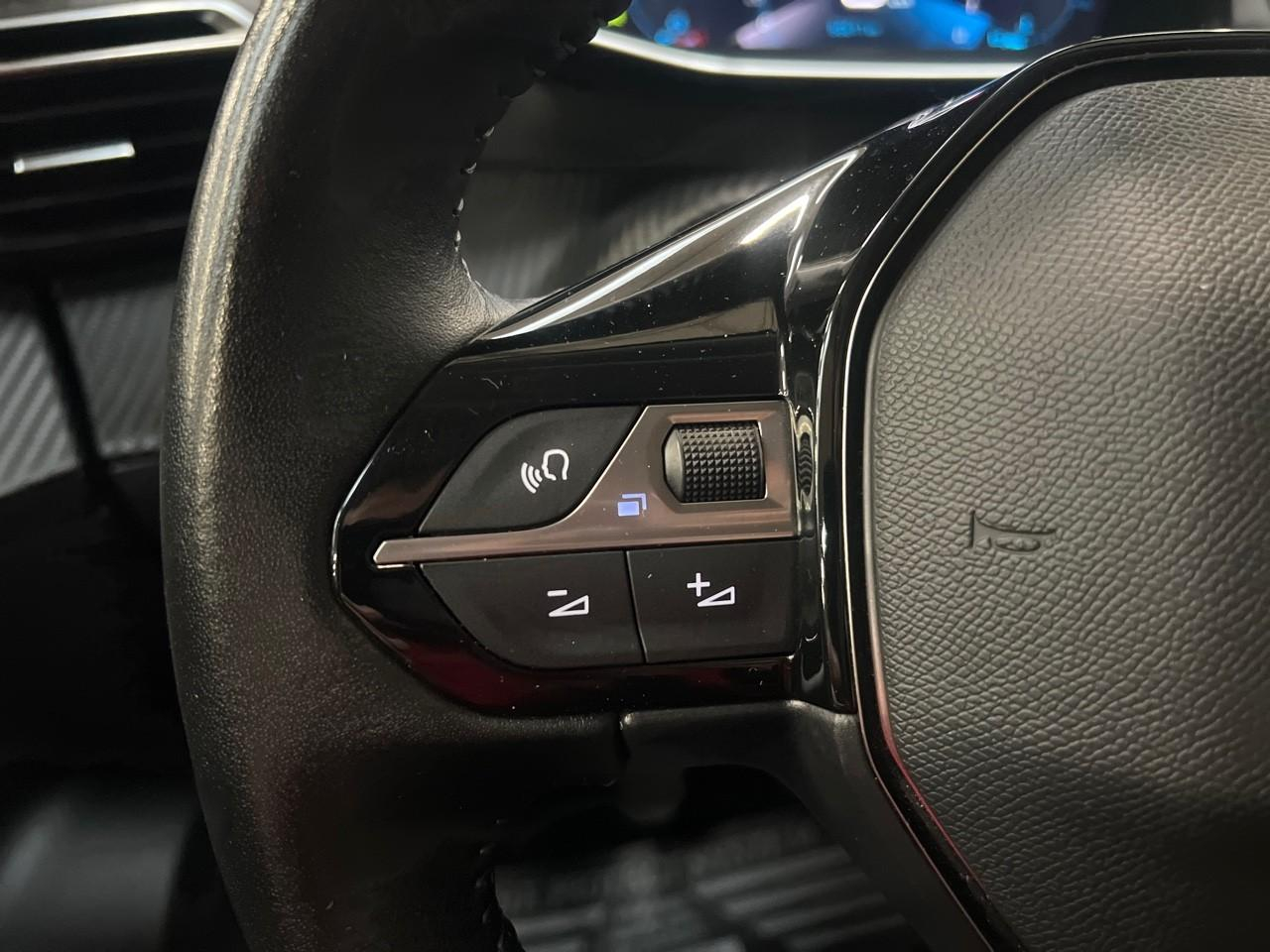 Peugeot 2008 1.2 puretech 100ch s&s allure pack — photo 13