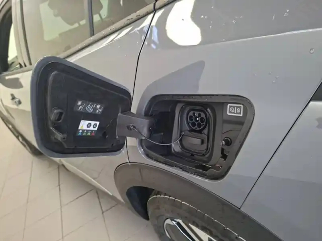 Peugeot 2008 electrique 54 kwh 156 ch — photo 10