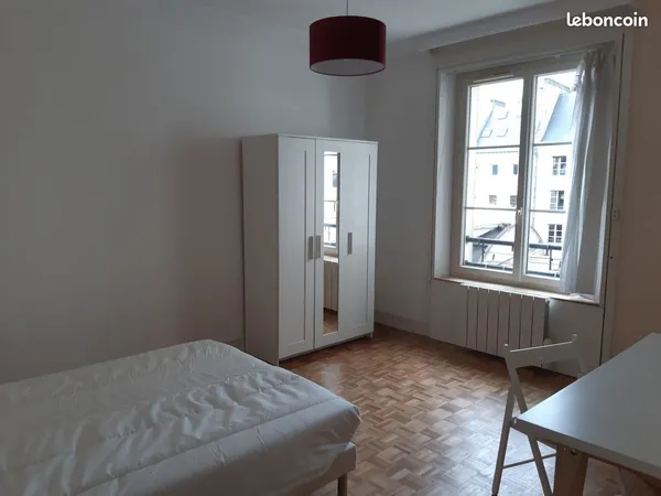 Coloc en hyper centre d'Orléans - 4 chambre 16m2 disponible dans un très bel appartement de 7 chambr