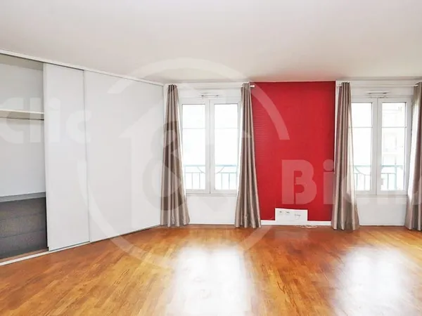 SEVRES: Studio de 30,53m2 avec cave et parking